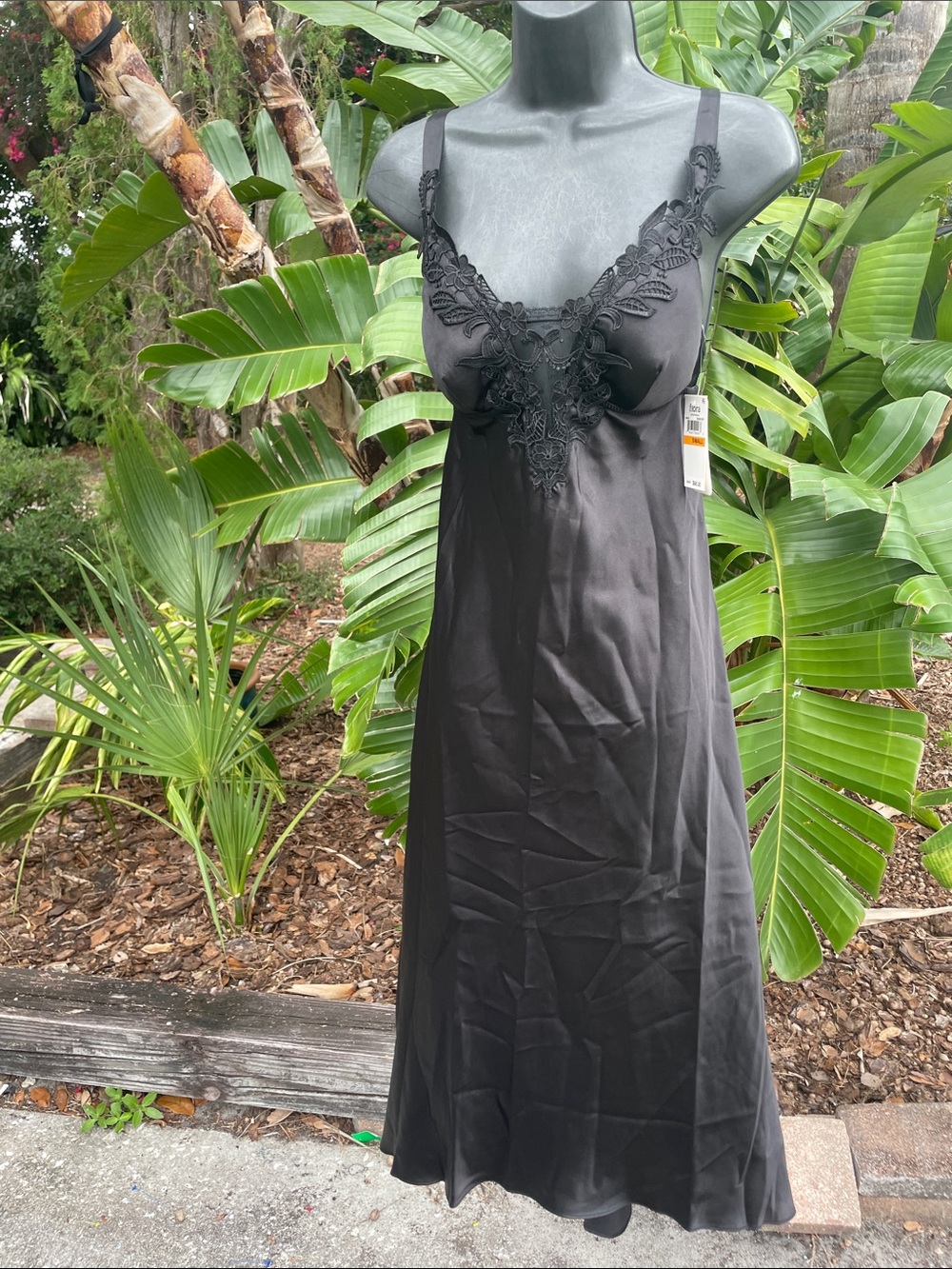 Flora  Nikrooz lace trim, slip, dress, slip or nightgown